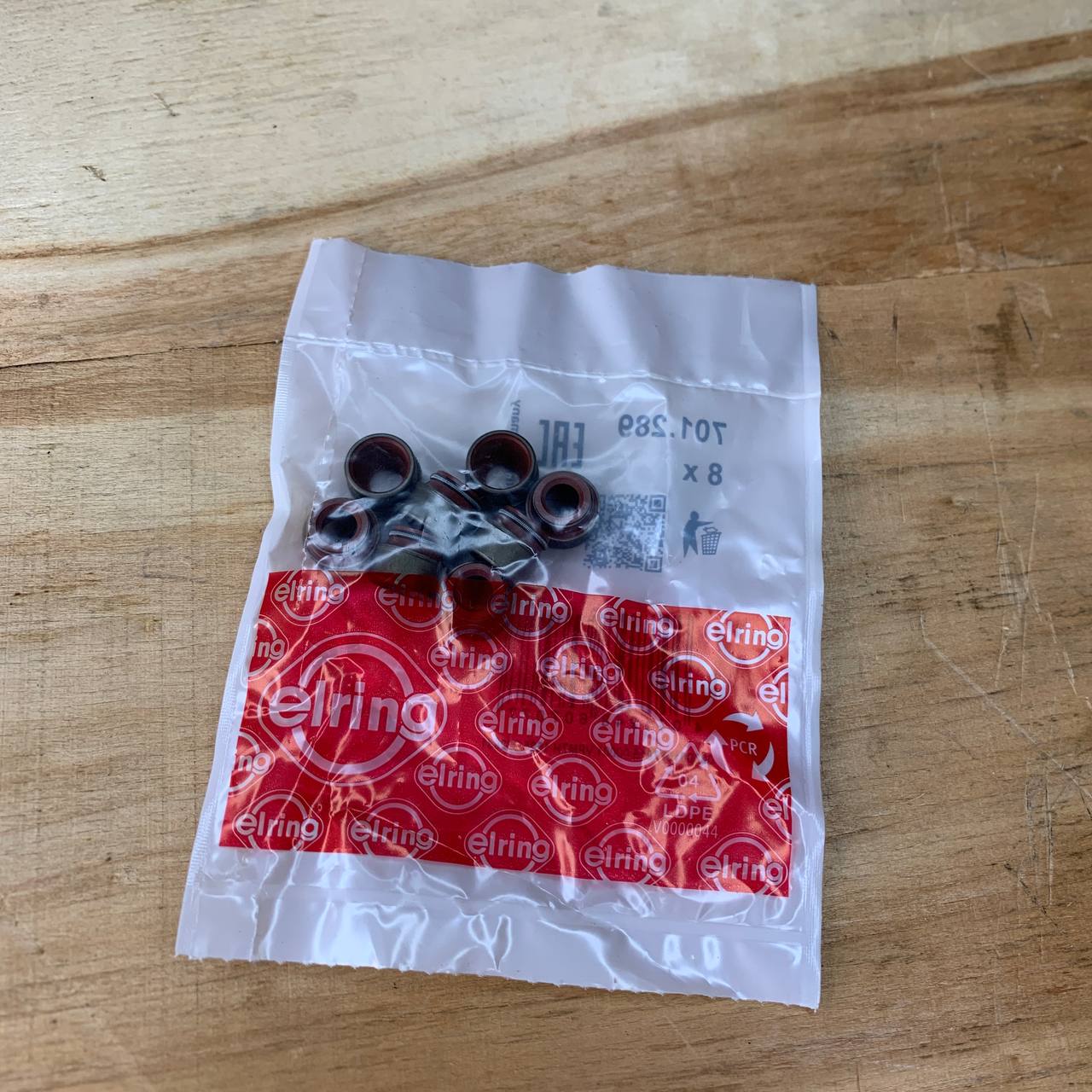 JUEGO DE GOMAS DE VÁLVULAS 7 MM (8 UNDS)