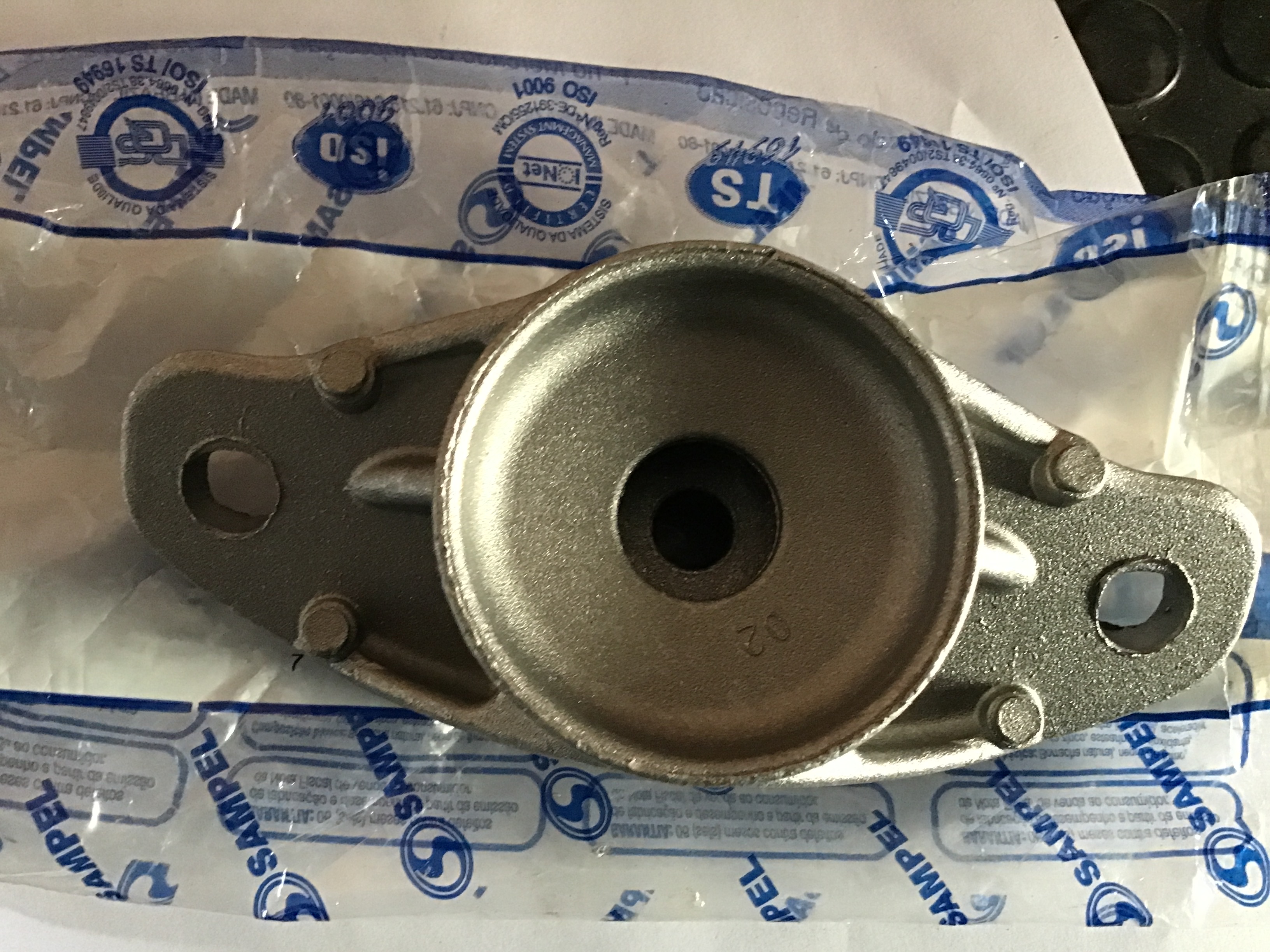 BASE DE AMORTIGUADOR TRASERO 