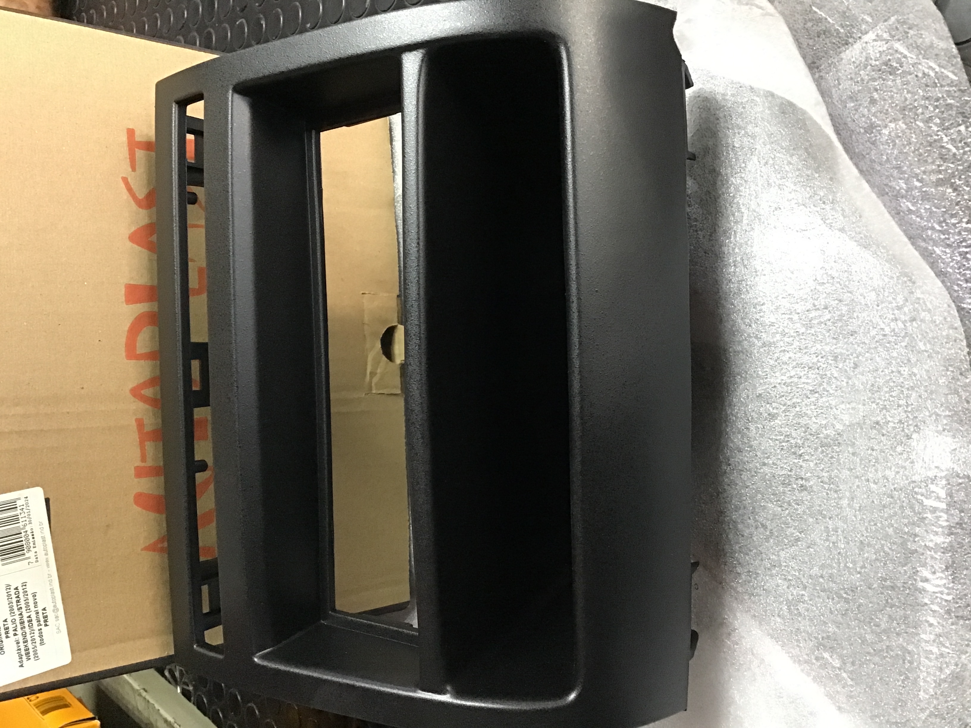 MOLDURA DE REPRODUCTOR NEGRA