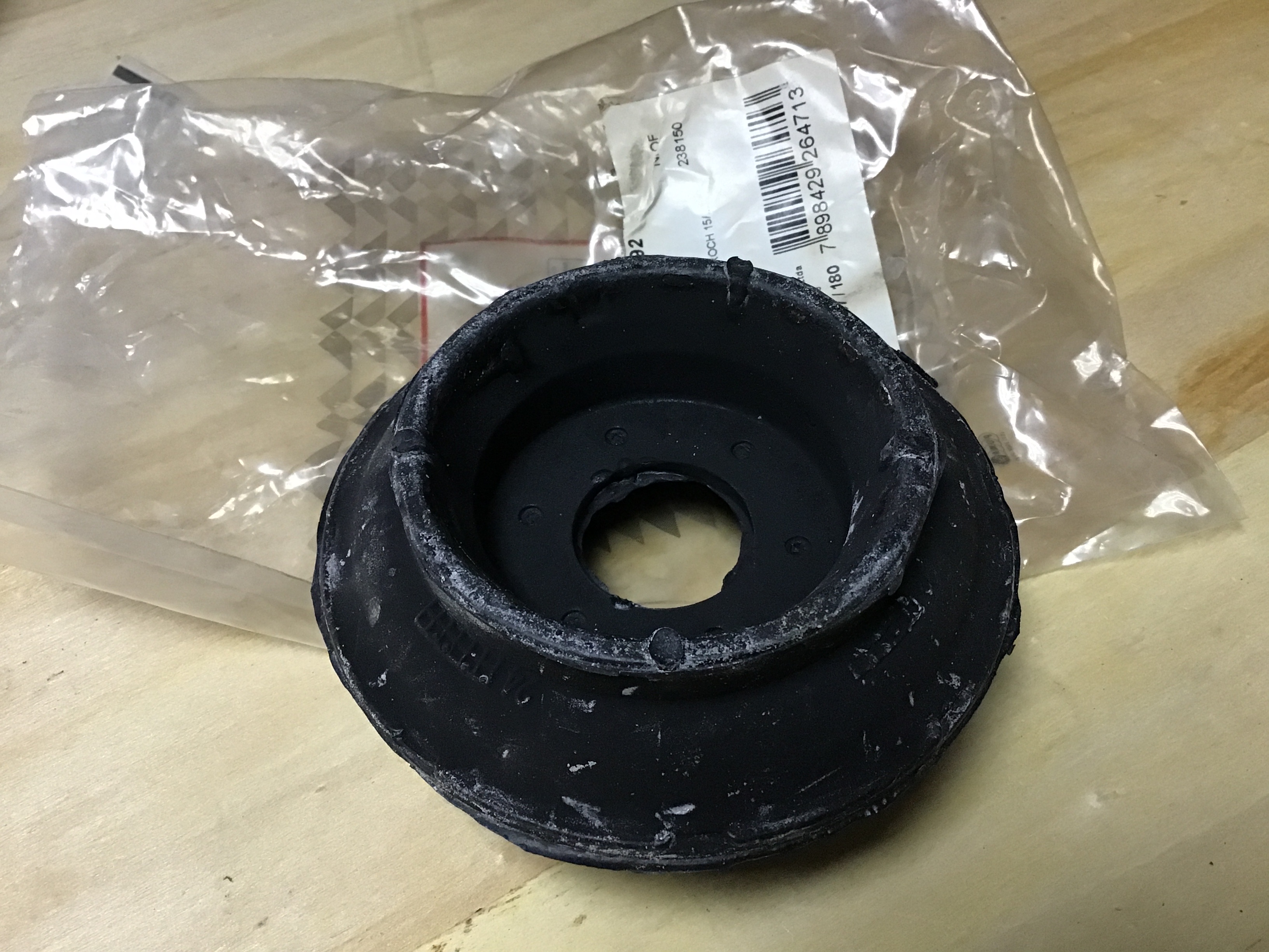 SOPORTE DE GOMA DE AMORTIGUADOR DELANTERO S/RODAMIENTO