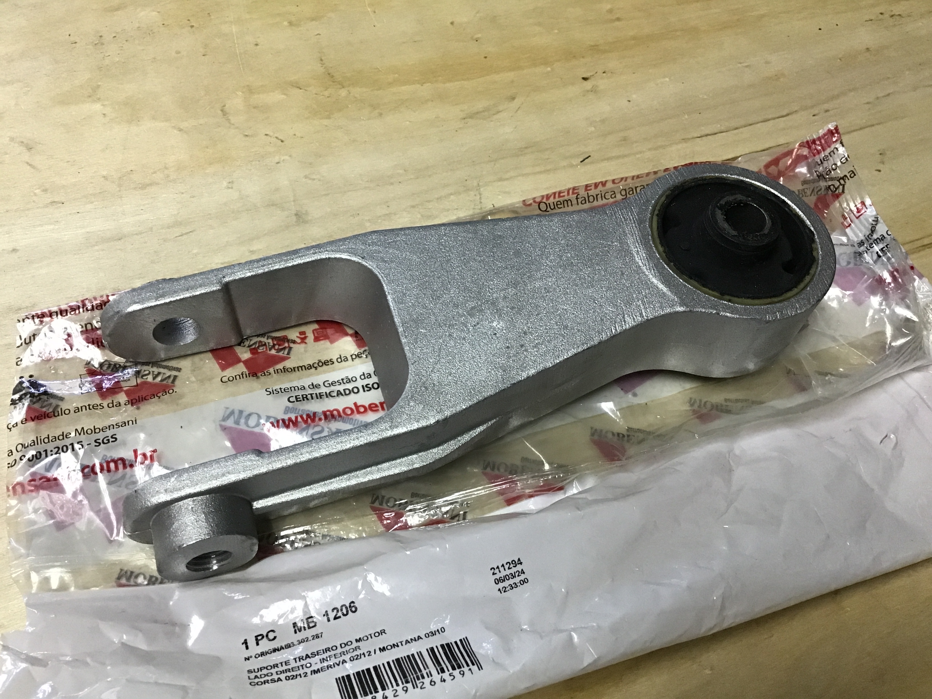 BASE DE MOTOR DERECHA TRASERA INFERIOR